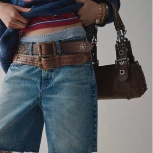 BDG Tori Mid Rise Cutoff Jort-33